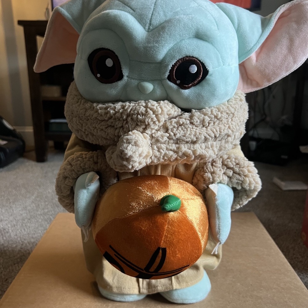 Gemmy Star Wars‎ Mandalorian Grogu Baby Yoda 18" Halloween Greeter Like New